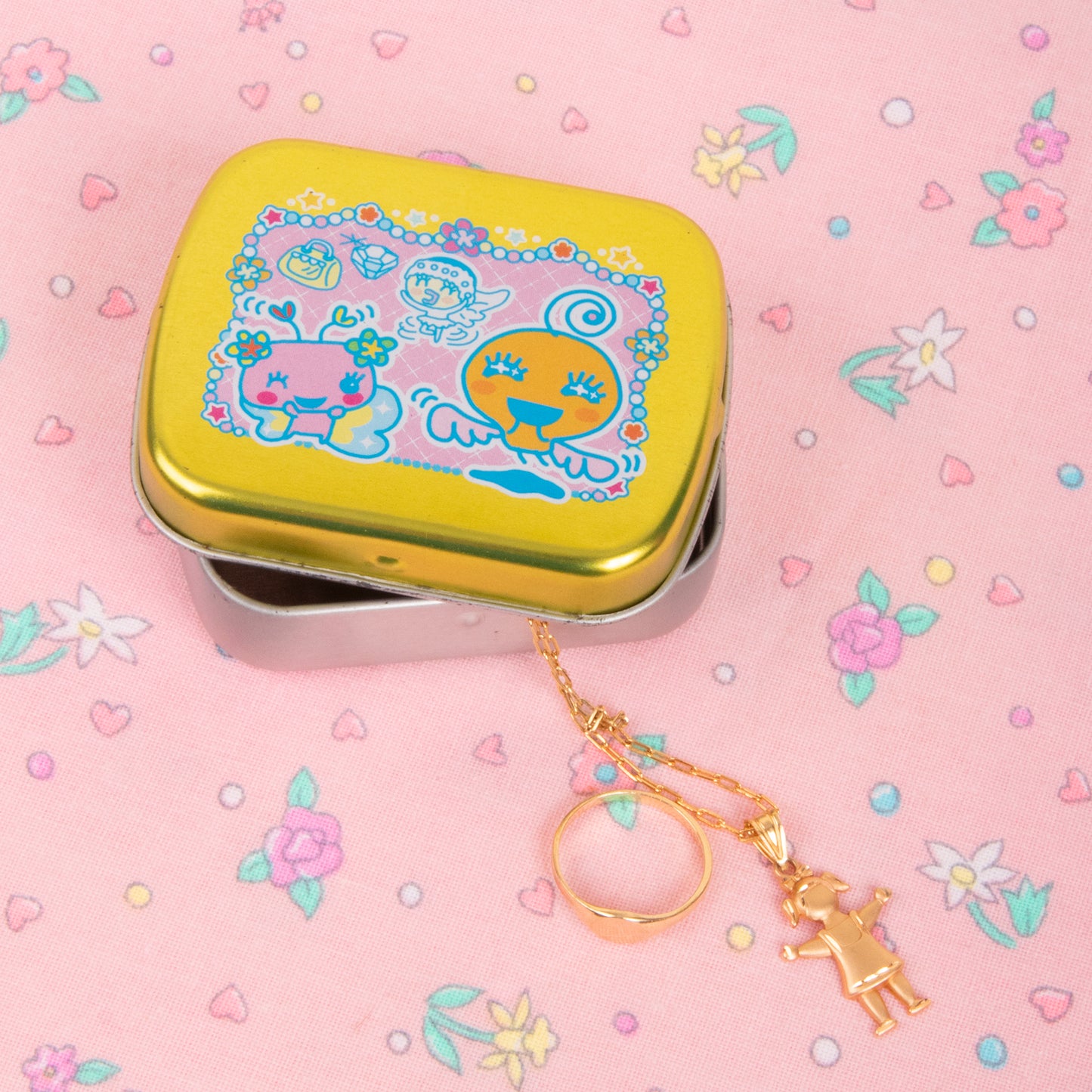 Ura Tamagotchi Tin